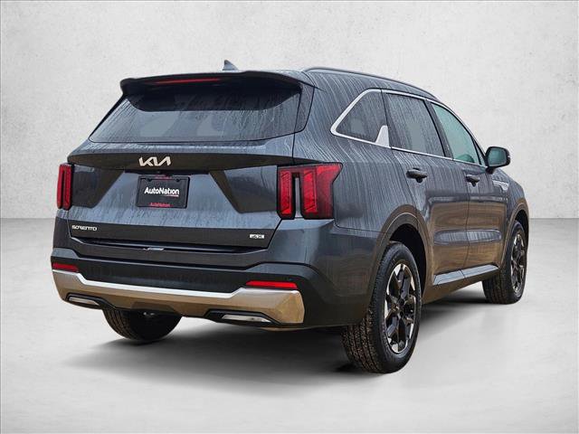 Used 2024 Kia Sorento S image 5