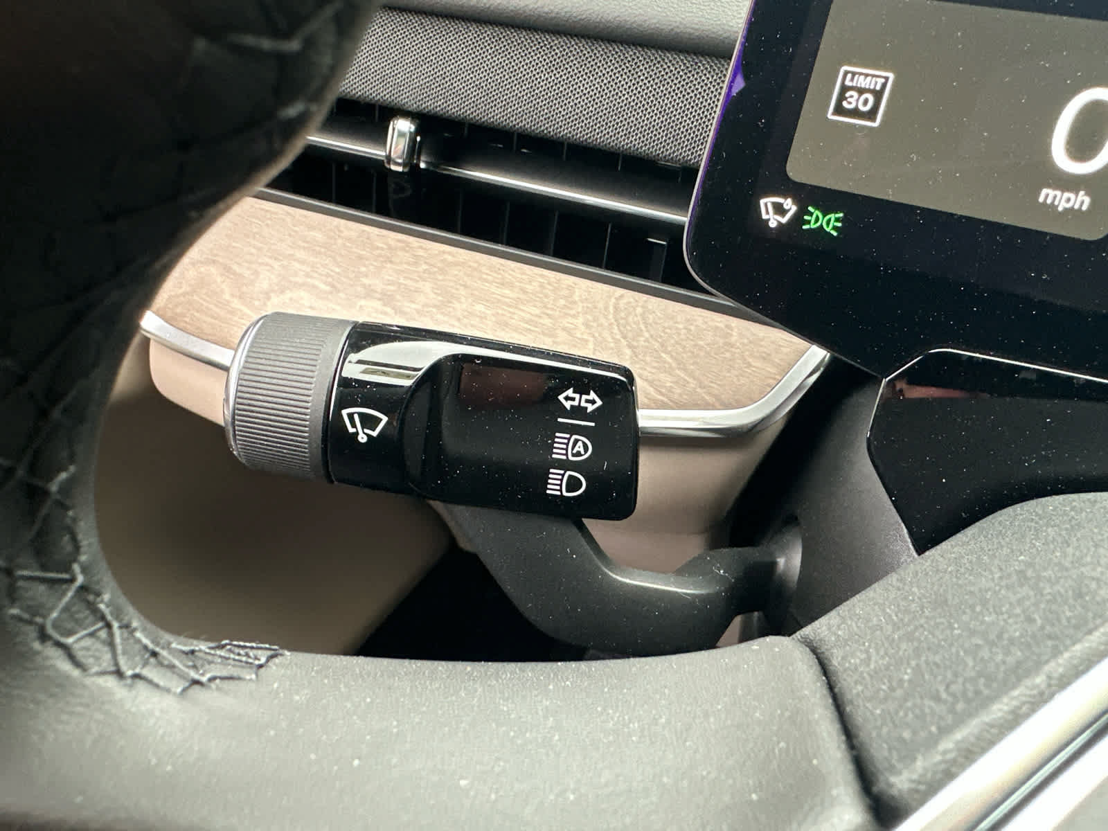 New 2026 Volvo EX90 Plus AWD/4WD image 15