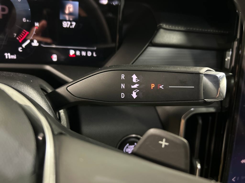 Used 2025 GMC Acadia Elevation image 20