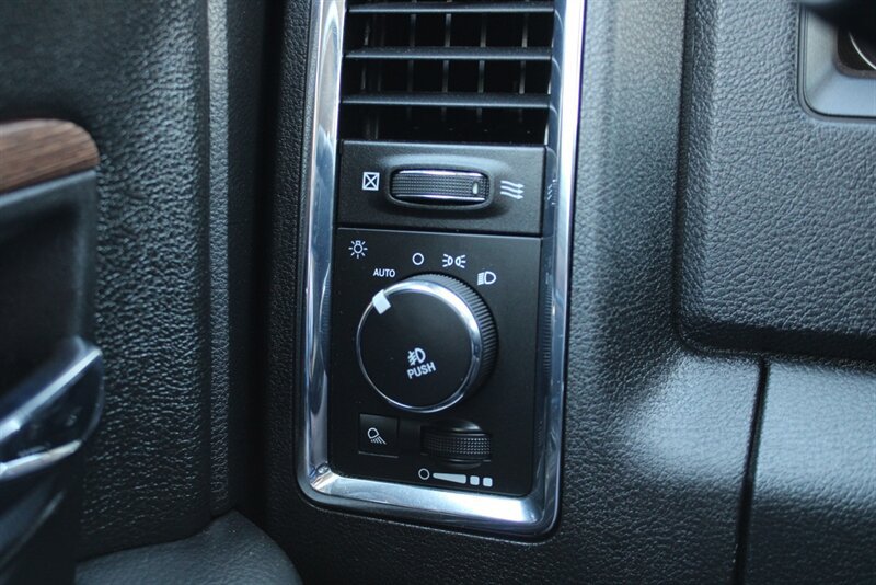 Used 2016 RAM 2500 Laramie w/ Convenience Group AWD/4WD image 47