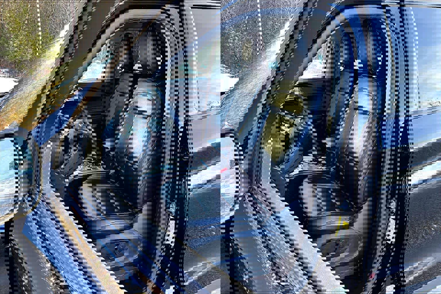 Used 2021 Ford Explorer XLT w/ Equipment Group 202A image 9