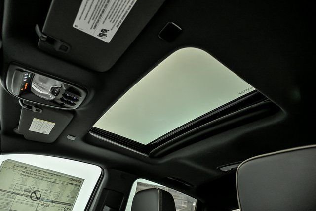 New 2026 GMC Canyon Denali image 9