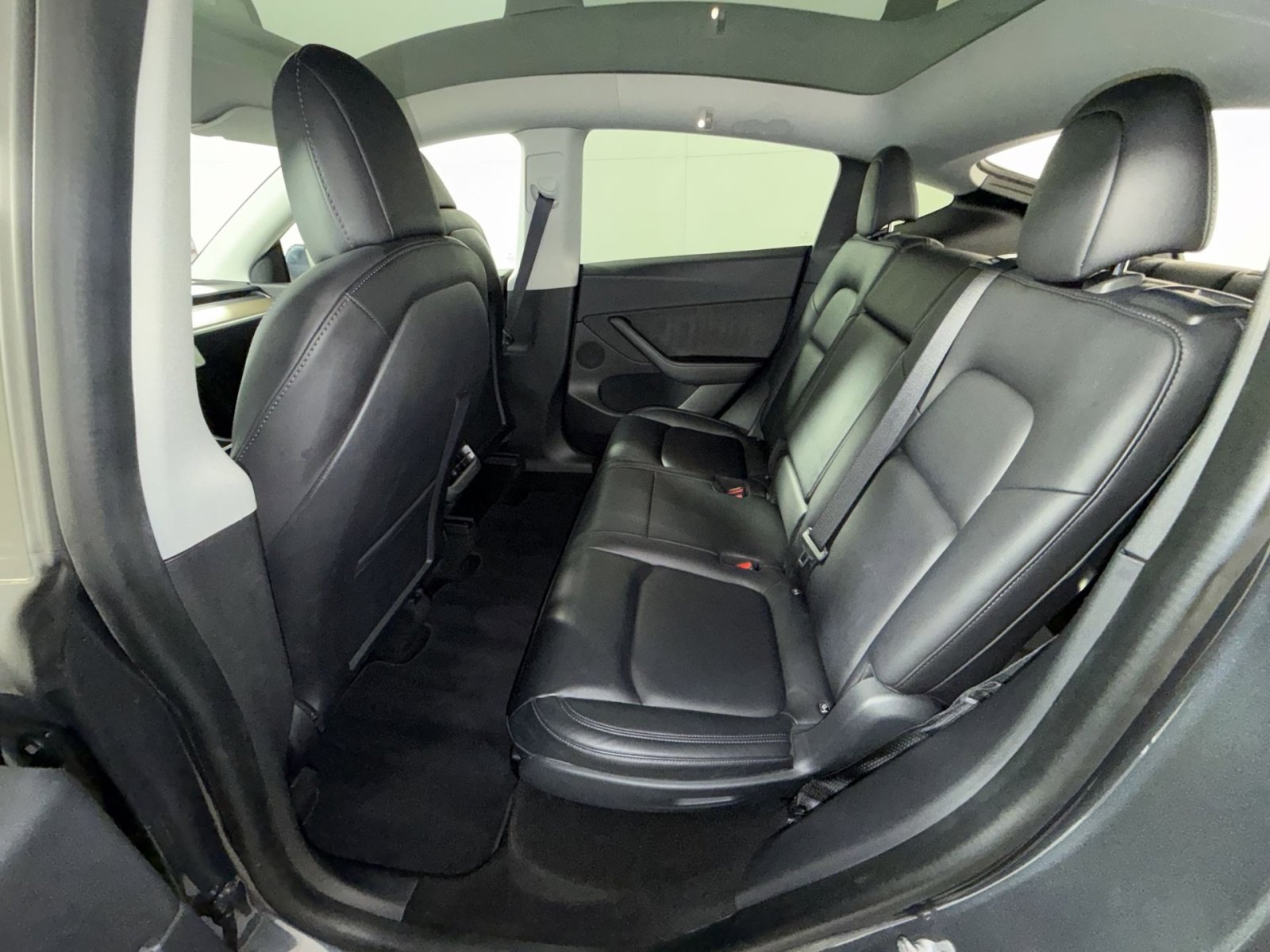 Used 2021 Tesla Model Y Long Range image 25