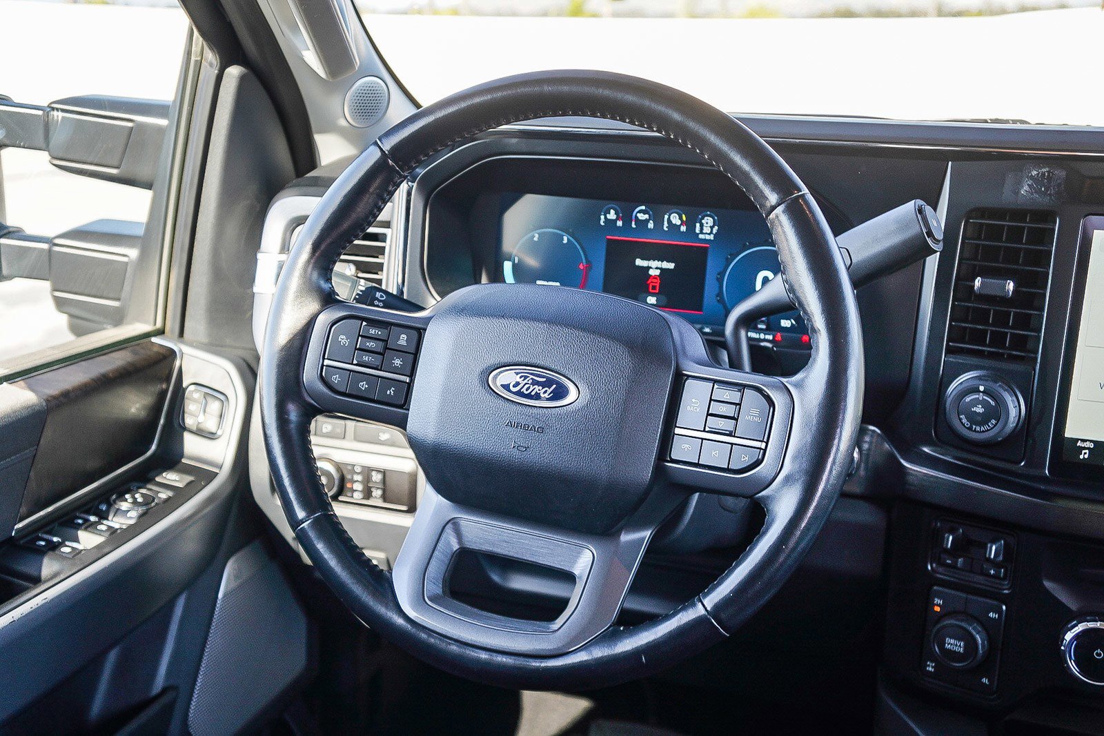 Used 2023 Ford F250 Lariat w/ Lariat Ultimate Package image 16