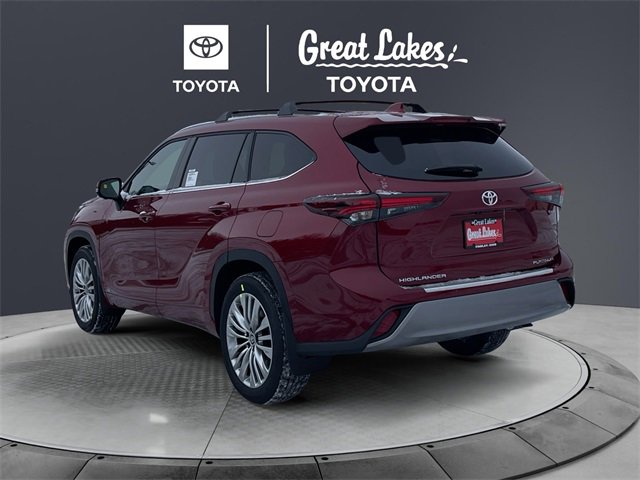 New 2026 Toyota Highlander Platinum image 3