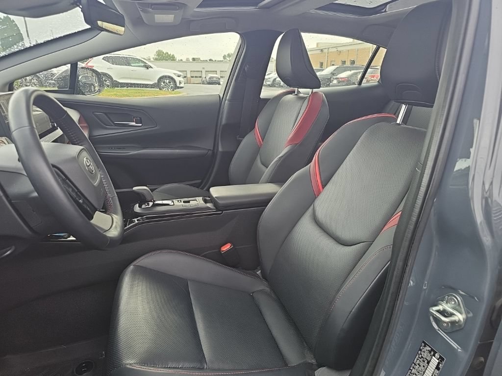 Used 2023 Toyota Prius Prime FWD image 3