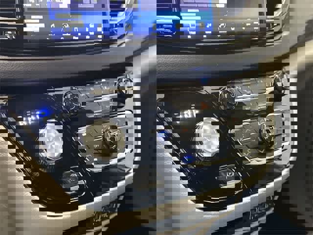 Used 2022 Chrysler Pacifica Touring-L image 24