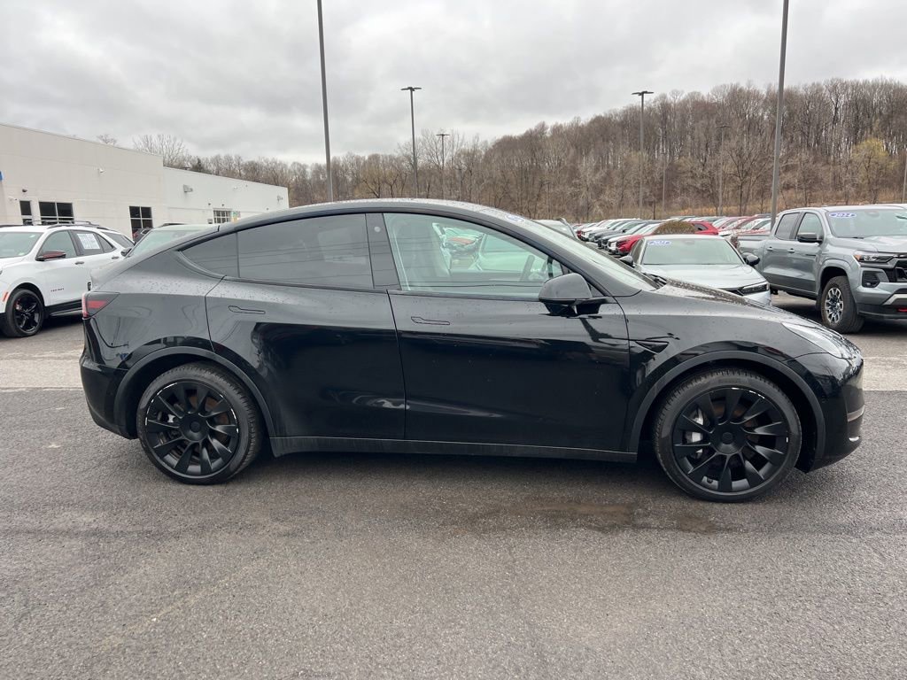 Used 2022 Tesla Model Y Long Range image 6