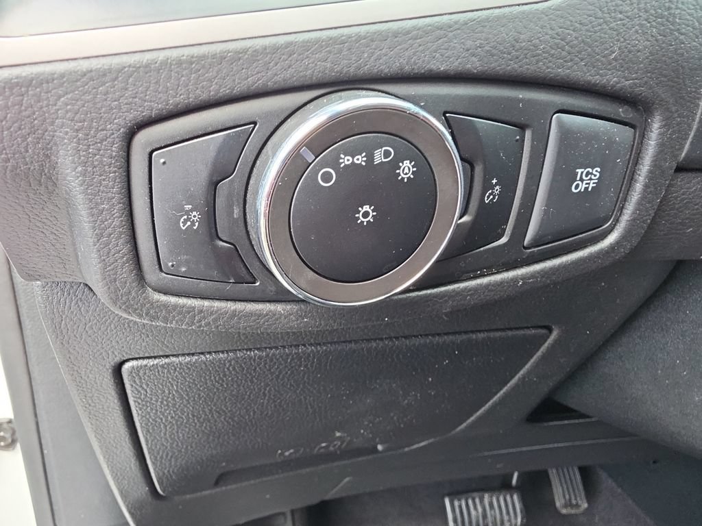 Used 2024 Ford Edge SE w/ Black Appearance Package AWD/4WD image 17