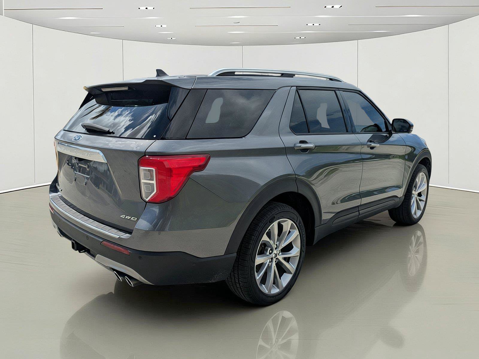 Certified 2021 Ford Explorer Platinum w/ Equipment Group 601A AWD/4WD image 5