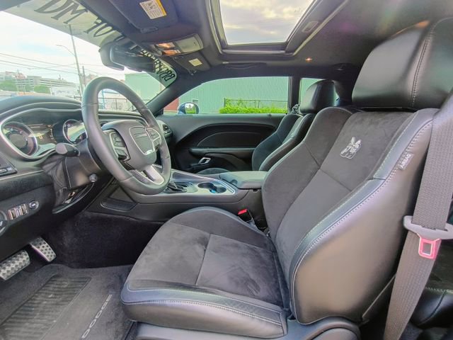 Used 2017 Dodge Challenger R/T Scat Pack w/ Leather Interior Group RWD image 33