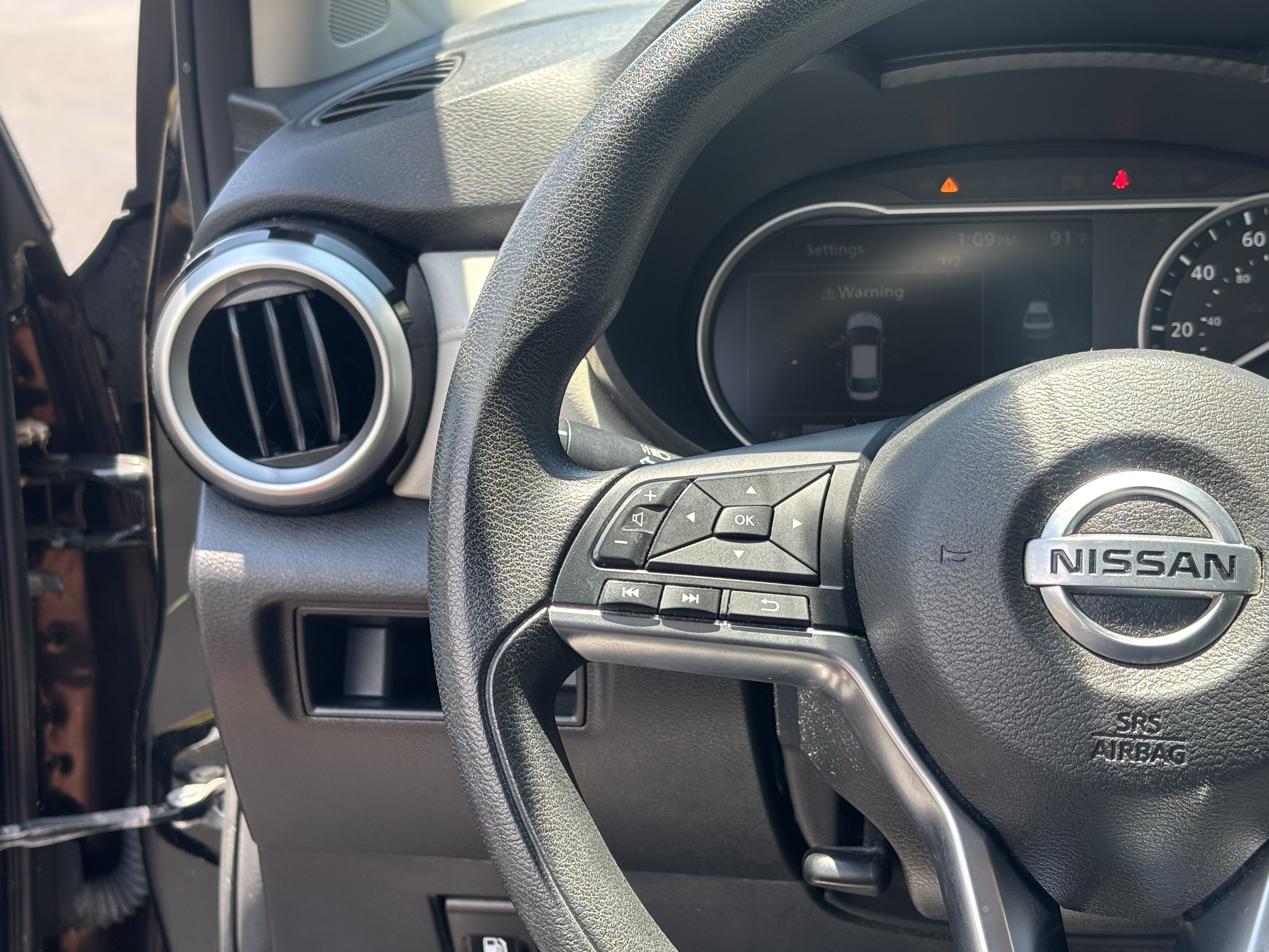 Used 2021 Nissan Versa SV FWD image 21