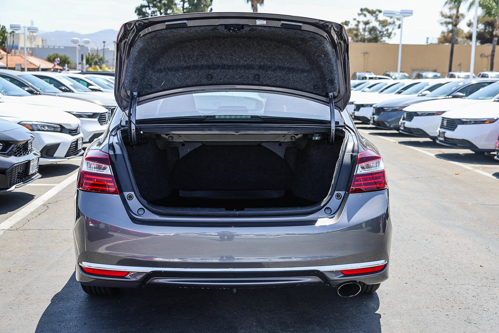 Used 2017 Honda Accord LX image 25