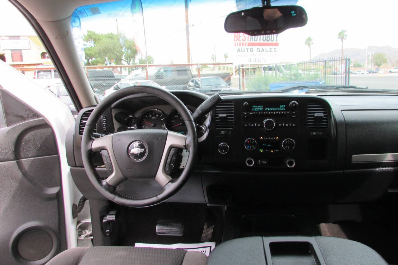 Used 2007 Chevrolet Silverado 2500 LT w/ 2LT Convenience Package AWD/4WD image 30