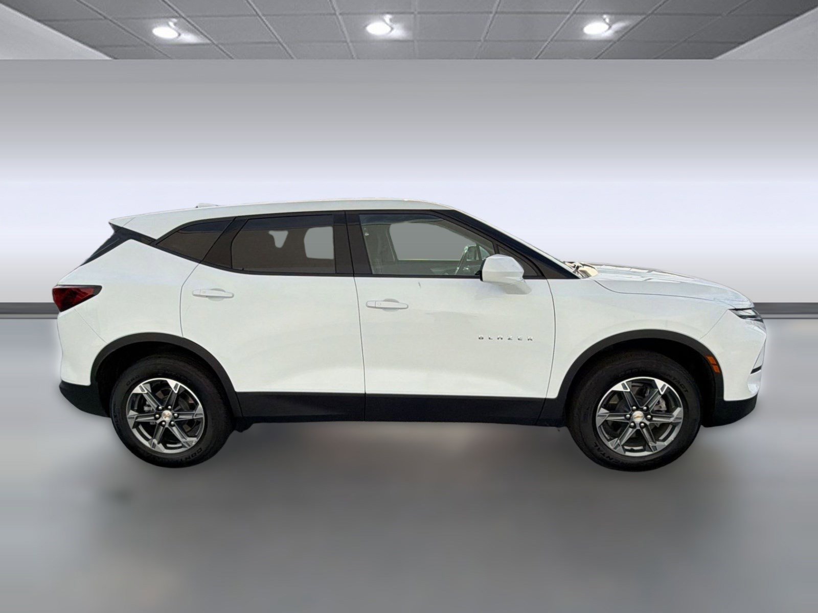 Used 2025 Chevrolet Blazer LT FWD image 8