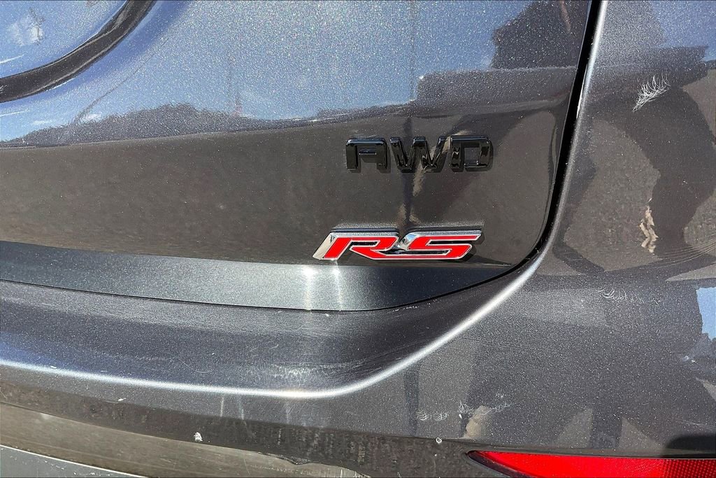 Used 2022 Chevrolet Equinox RS w/ Infotainment Package image 8