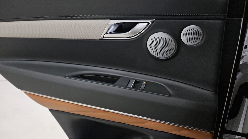 Used 2025 Genesis GV80 2.5T Prestige image 18