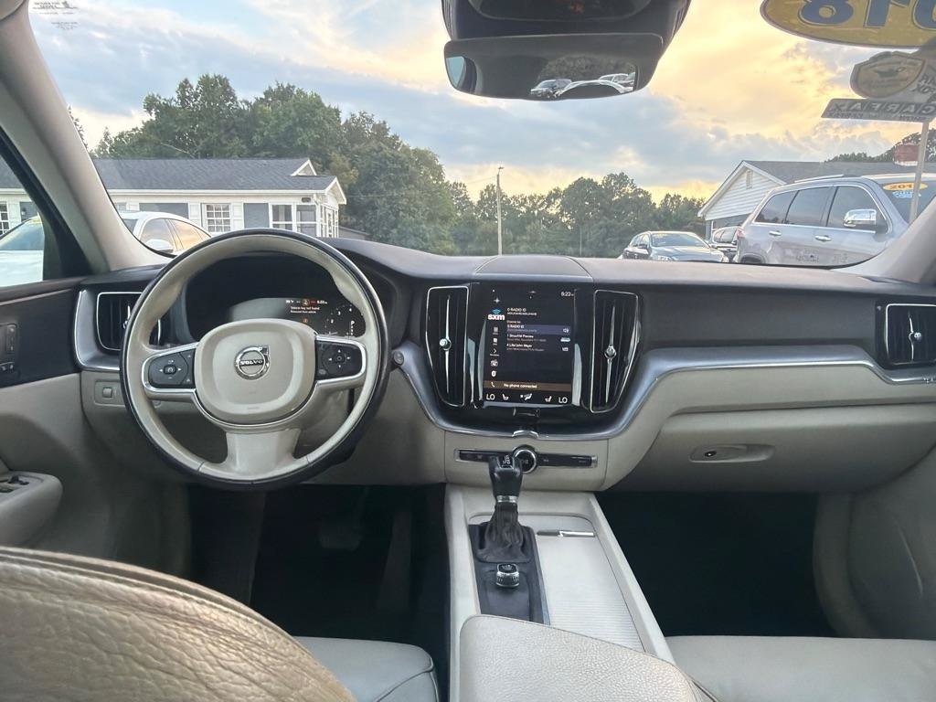 Used 2018 Volvo XC60 T5 Momentum w/ Vision Package AWD/4WD image 22