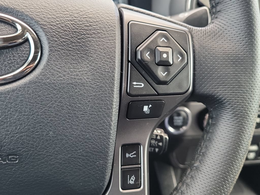 Used 2019 Toyota Tacoma TRD Sport AWD/4WD image 10
