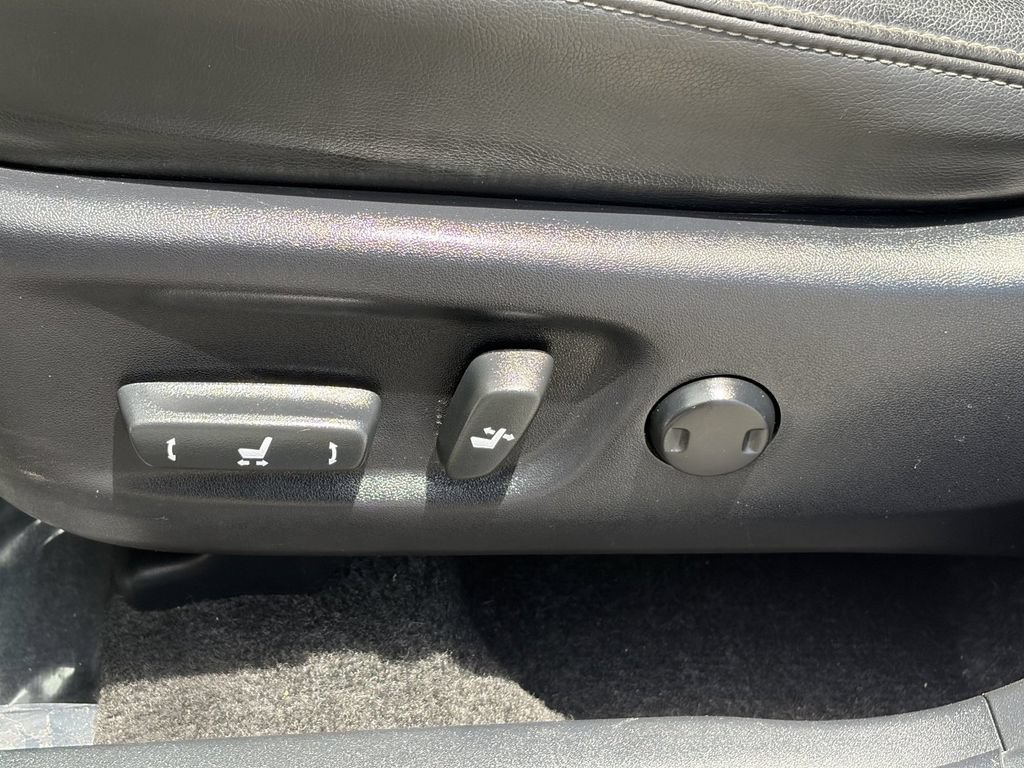 Certified 2017 Toyota Prius V FWD image 25