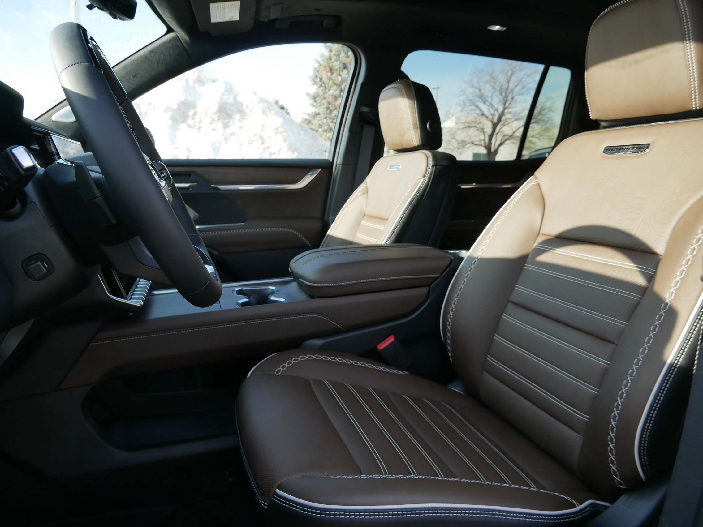 New 2026 GMC Acadia Denali Ultimate w/ LPO, Floor Liner Package image 4