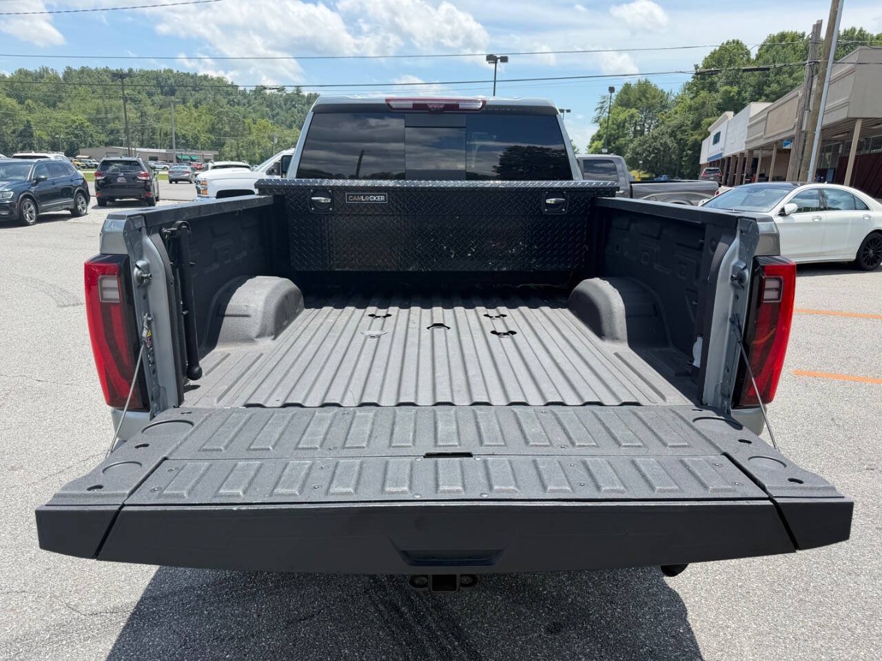 Used 2024 GMC Sierra 2500 Denali Ultimate AWD/4WD image 8