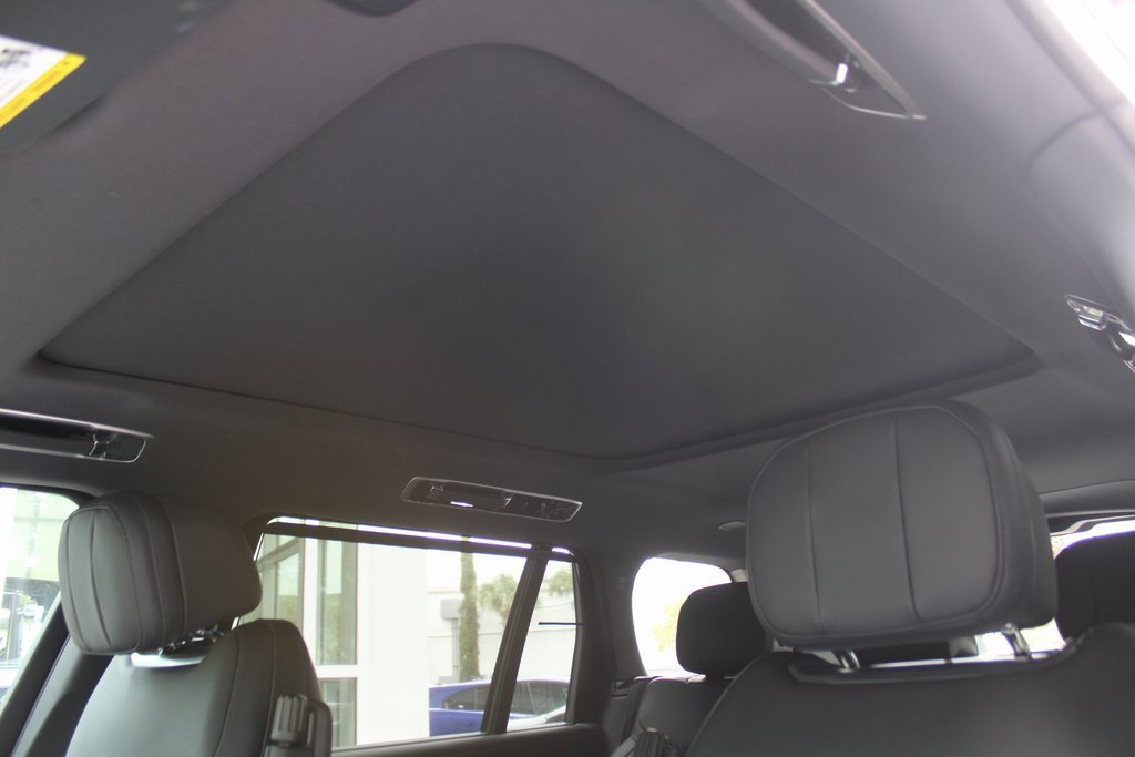 New 2025 Land Rover Range Rover Long Wheelbase SE image 55