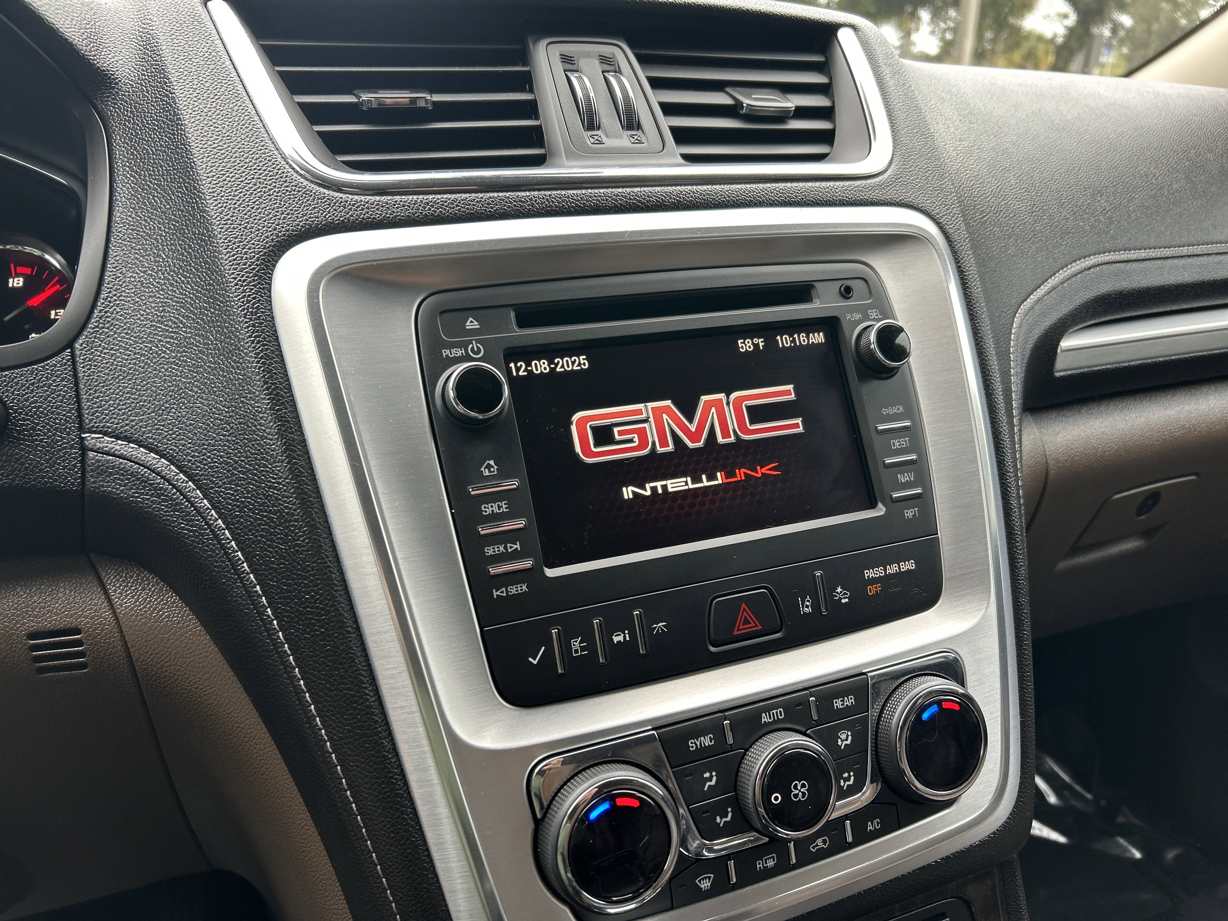 Used 2017 GMC Acadia Limited SLT image 25