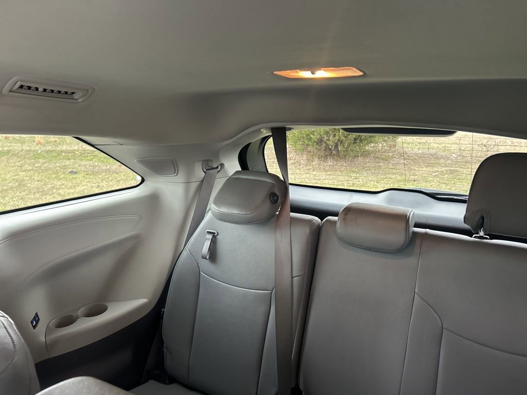 Used 2024 Toyota Sienna XLE w/ XLE Plus Package image 27