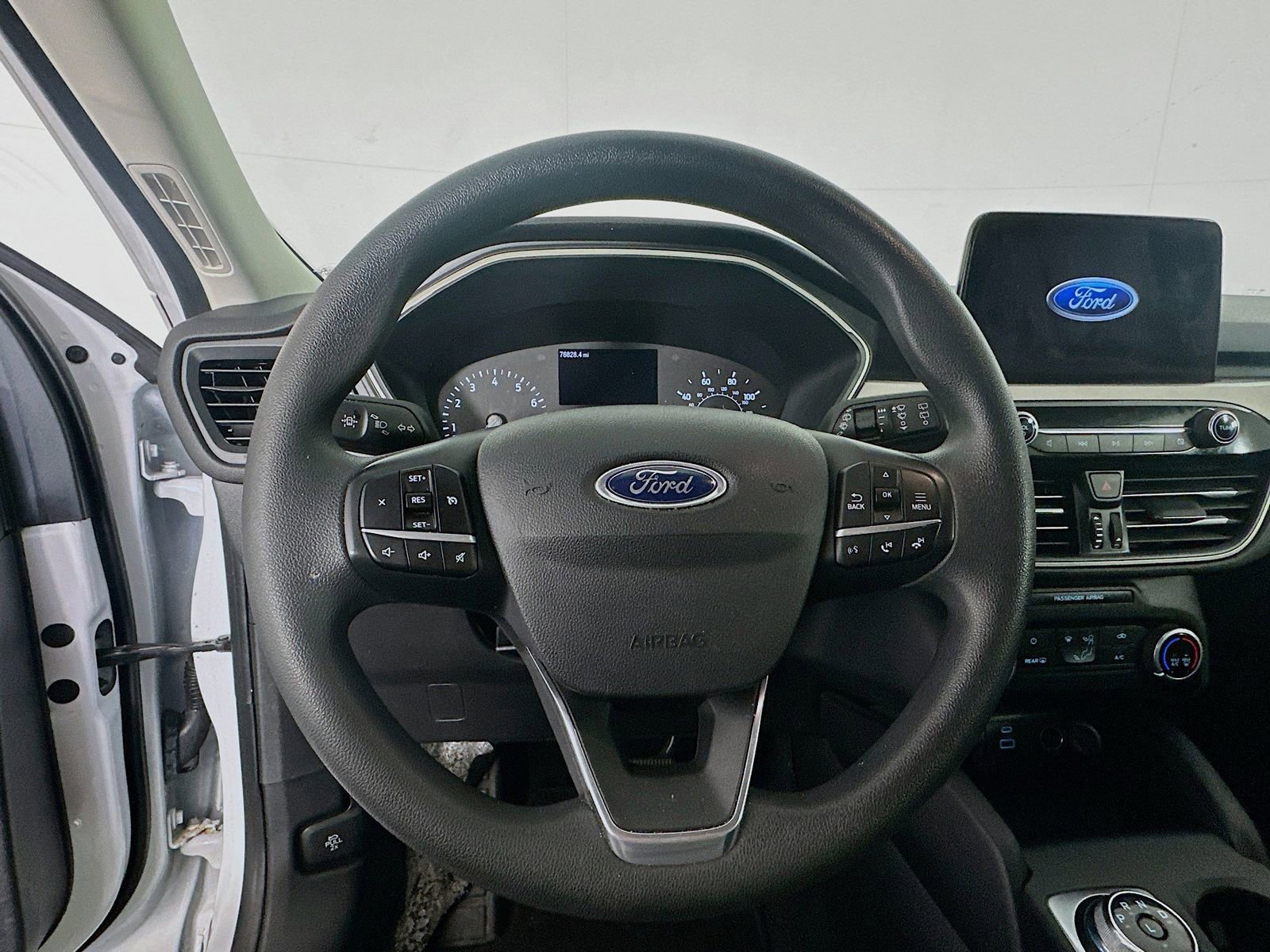 Used 2022 Ford Escape SE FWD image 11