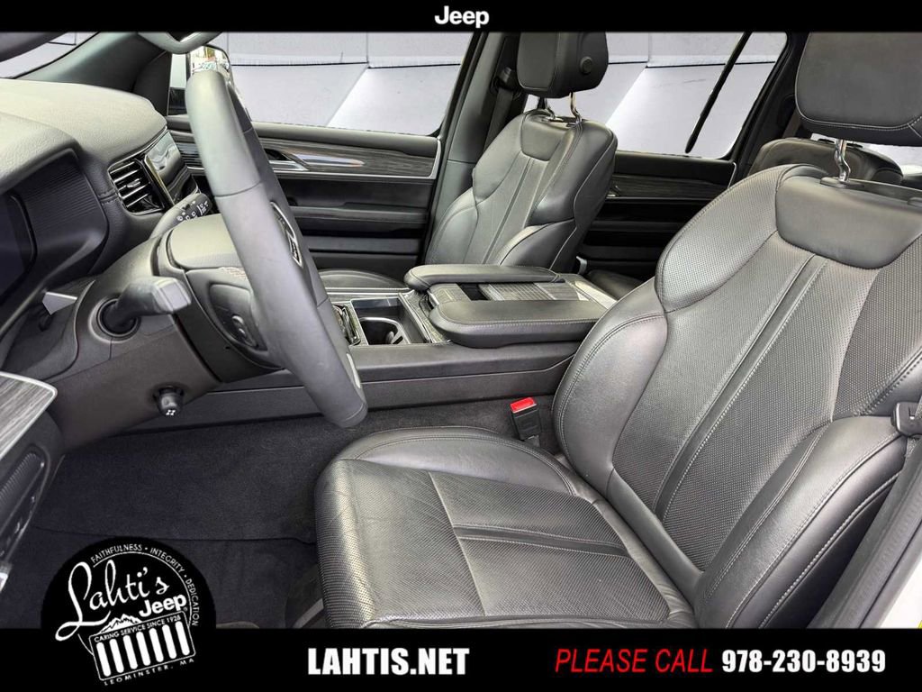 Used 2022 Jeep Wagoneer Series III w/ Premium Group I image 11