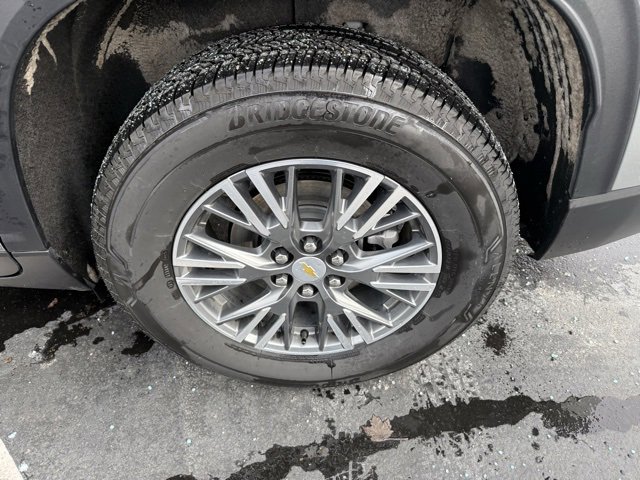 Used 2025 Chevrolet Traverse LT image 5