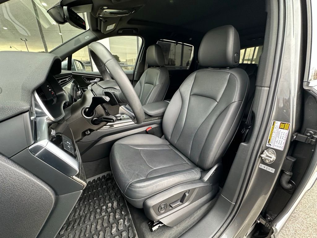 Used 2021 Audi Q7 2.0T Premium Plus w/ Executive Package image 18