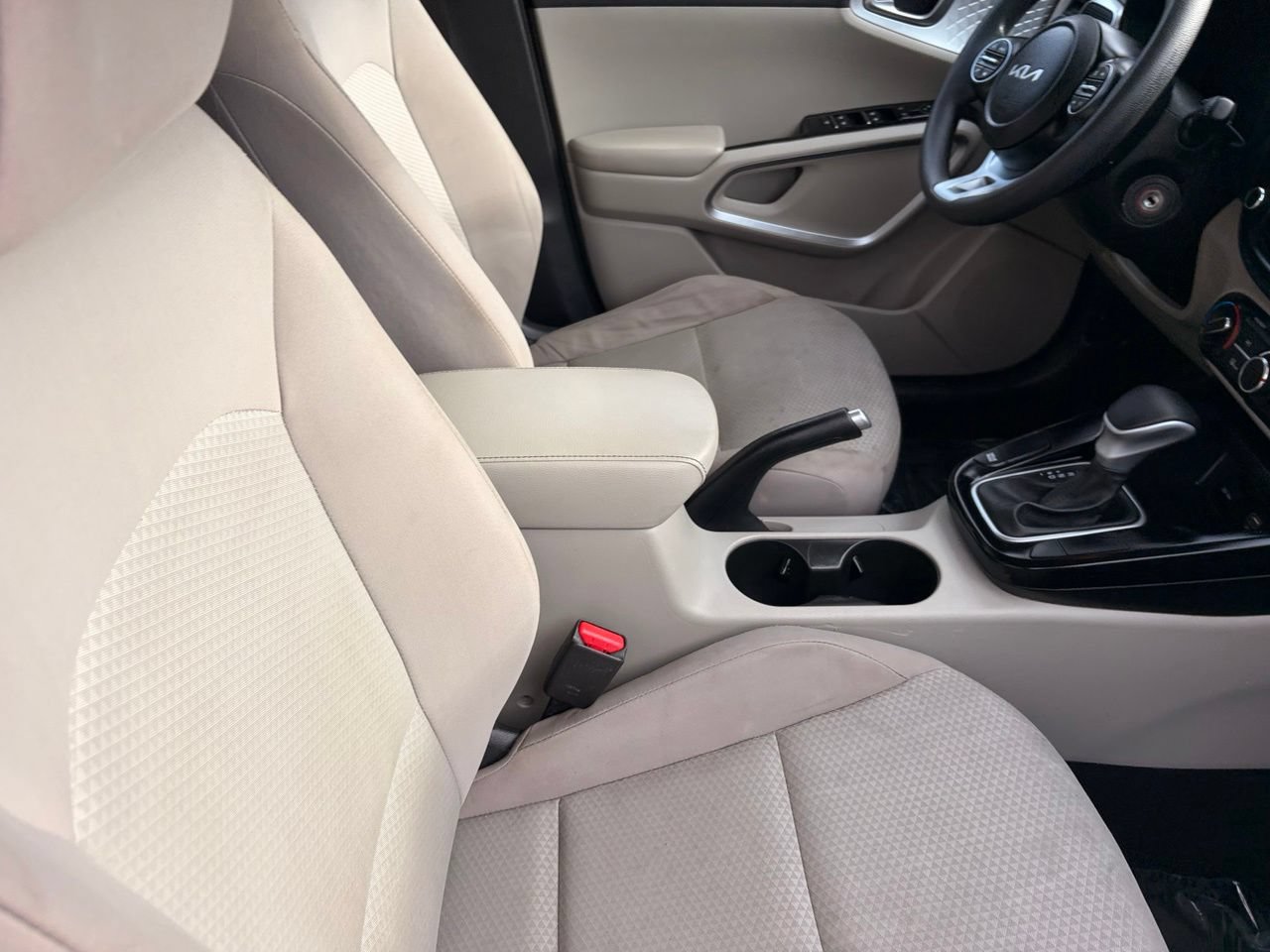 Used 2023 Kia Soul LX w/ LX Technology Package FWD image 11