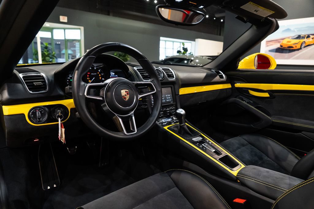 Used 2016 Porsche Boxster Spyder image 23