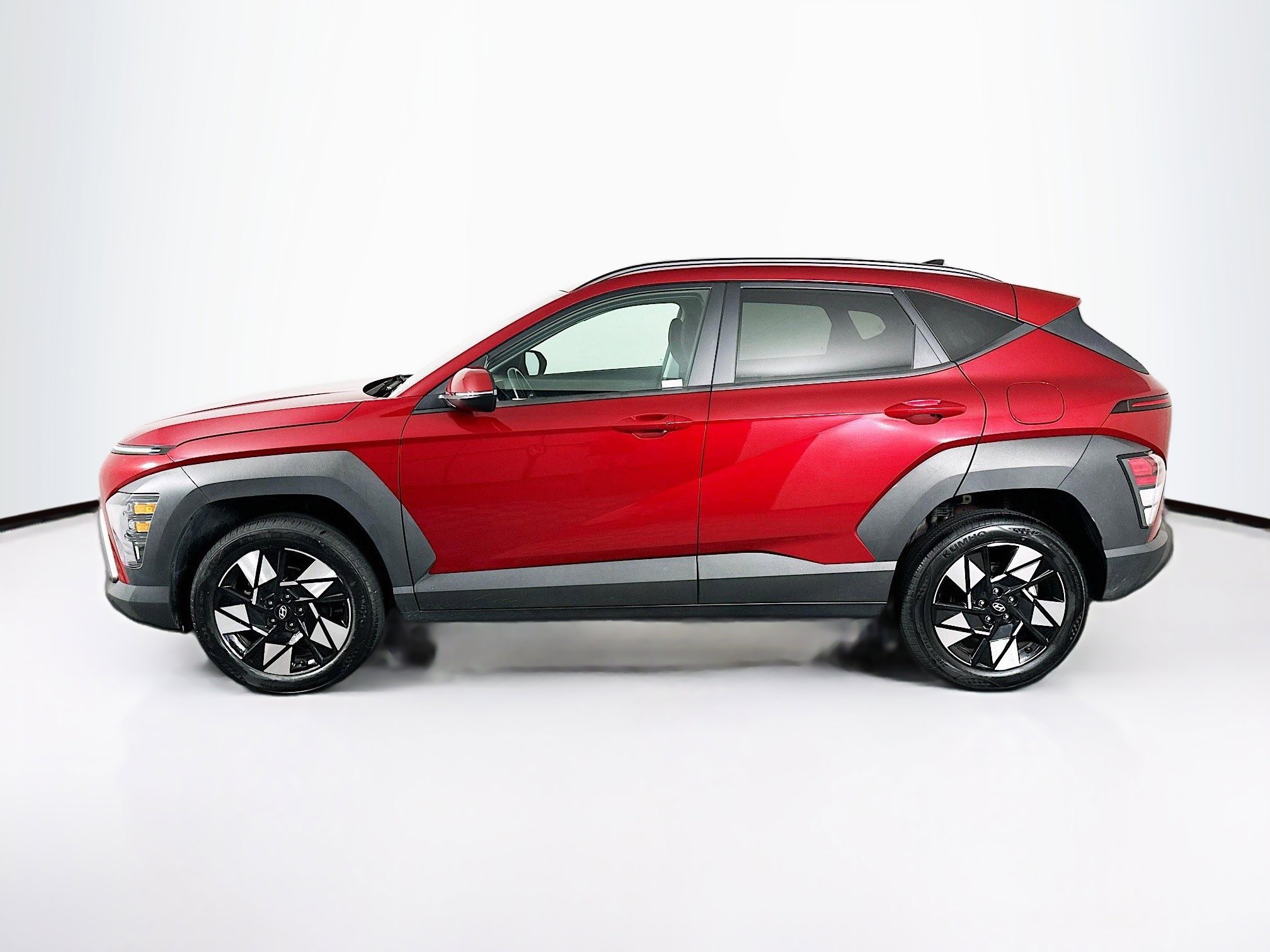 Used 2025 Hyundai Kona SEL image 4