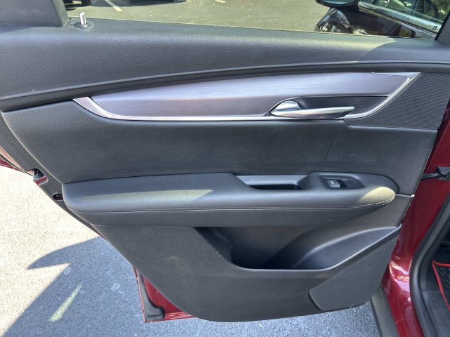Used 2017 Cadillac XT5 Luxury w/ Driver Awareness Package FWD image 19