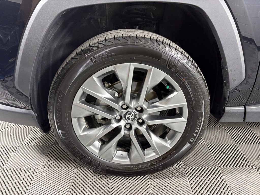 Used 2025 Toyota RAV4 XLE Premium w/ Weather Package AWD/4WD image 11