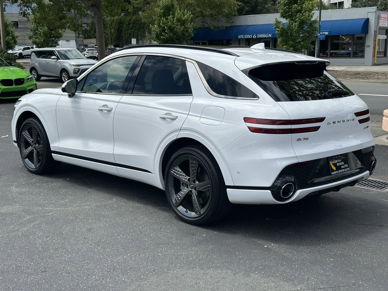 Used 2022 Genesis GV70 3.5T Sport w/ Sport Prestige Package AWD/4WD image 12