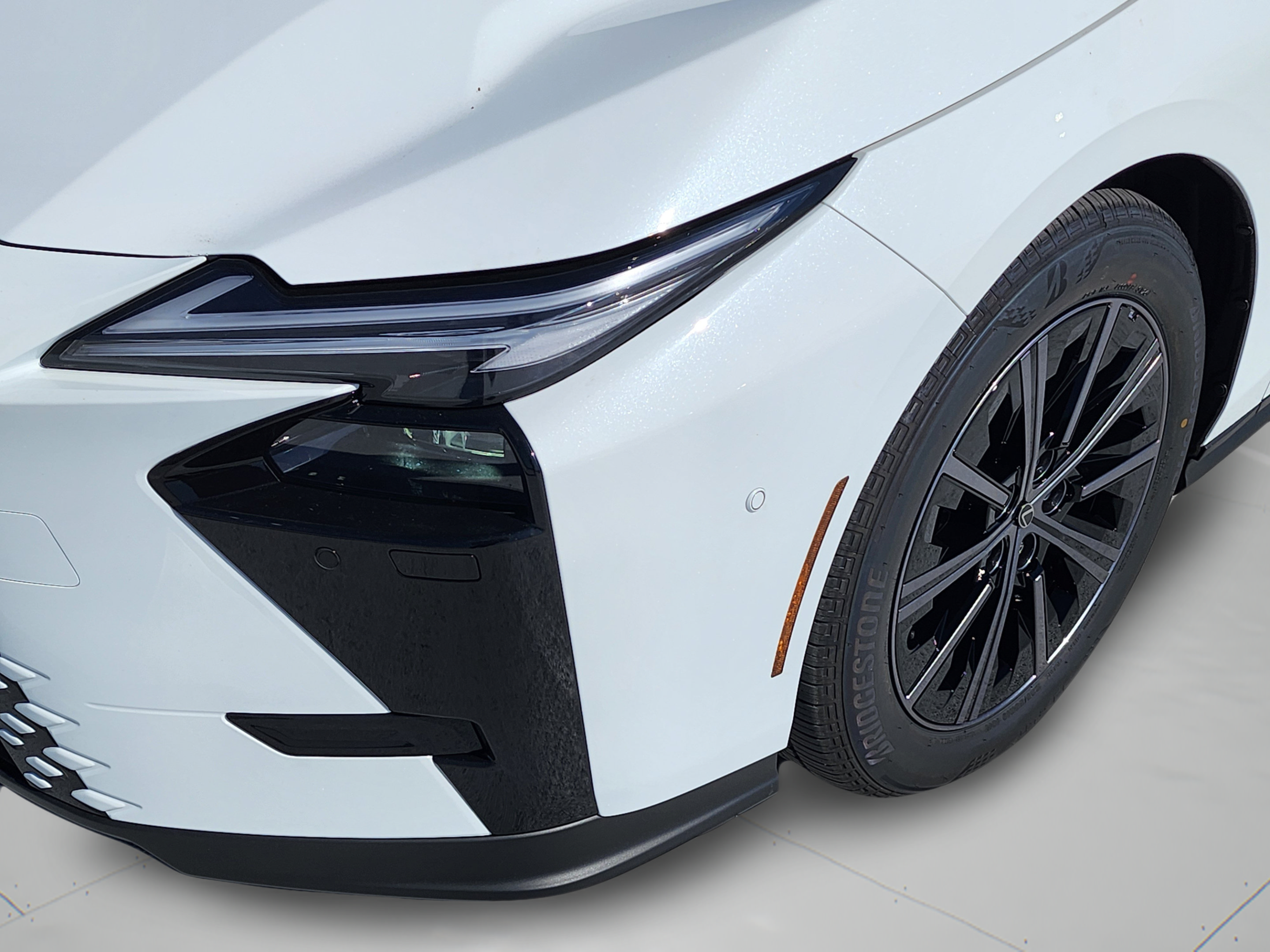 New 2026 Lexus ES 350h w/ Accessory Package (Z2) FWD image 31