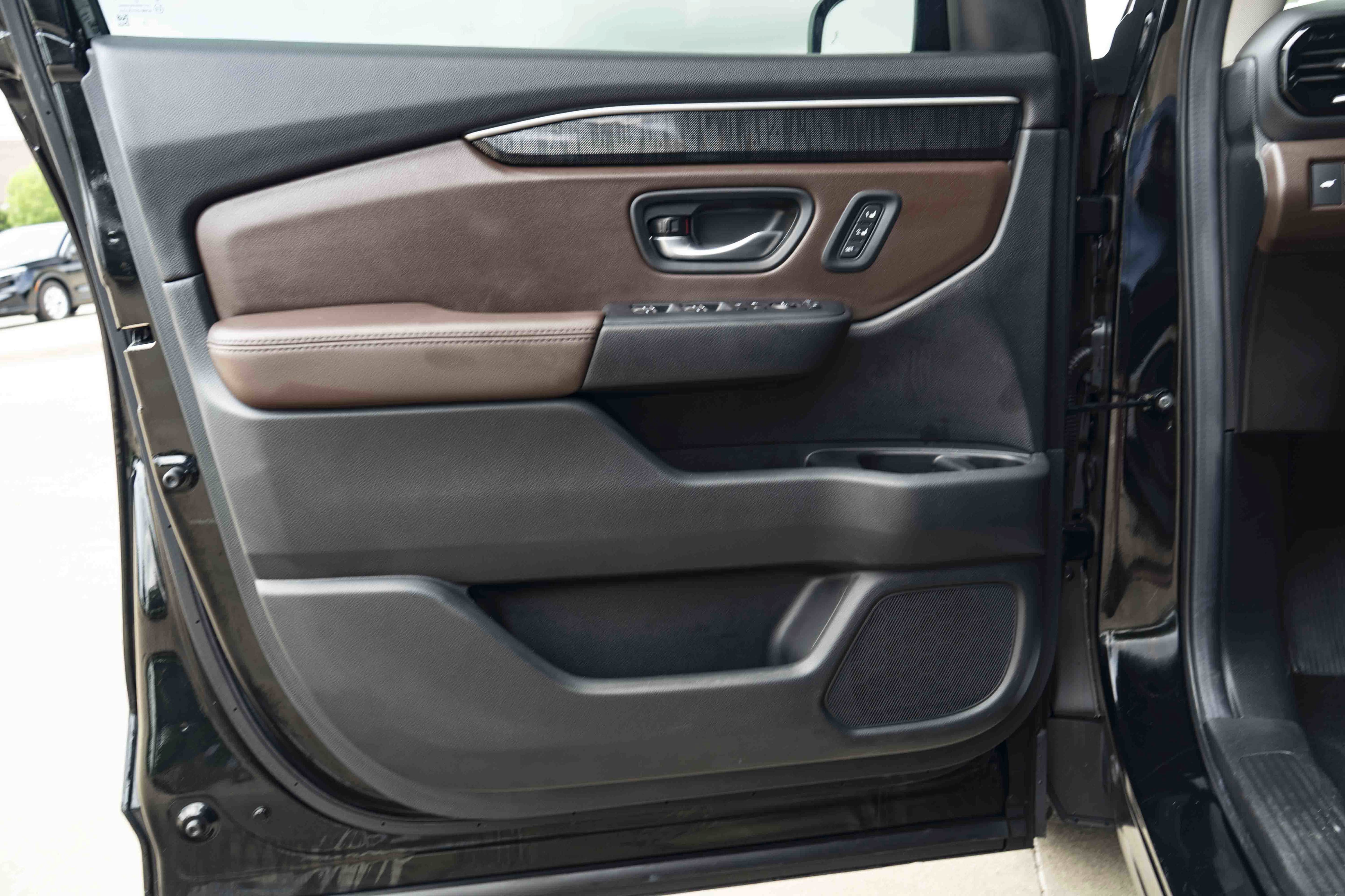 Certified 2025 Honda Pilot Elite image 38