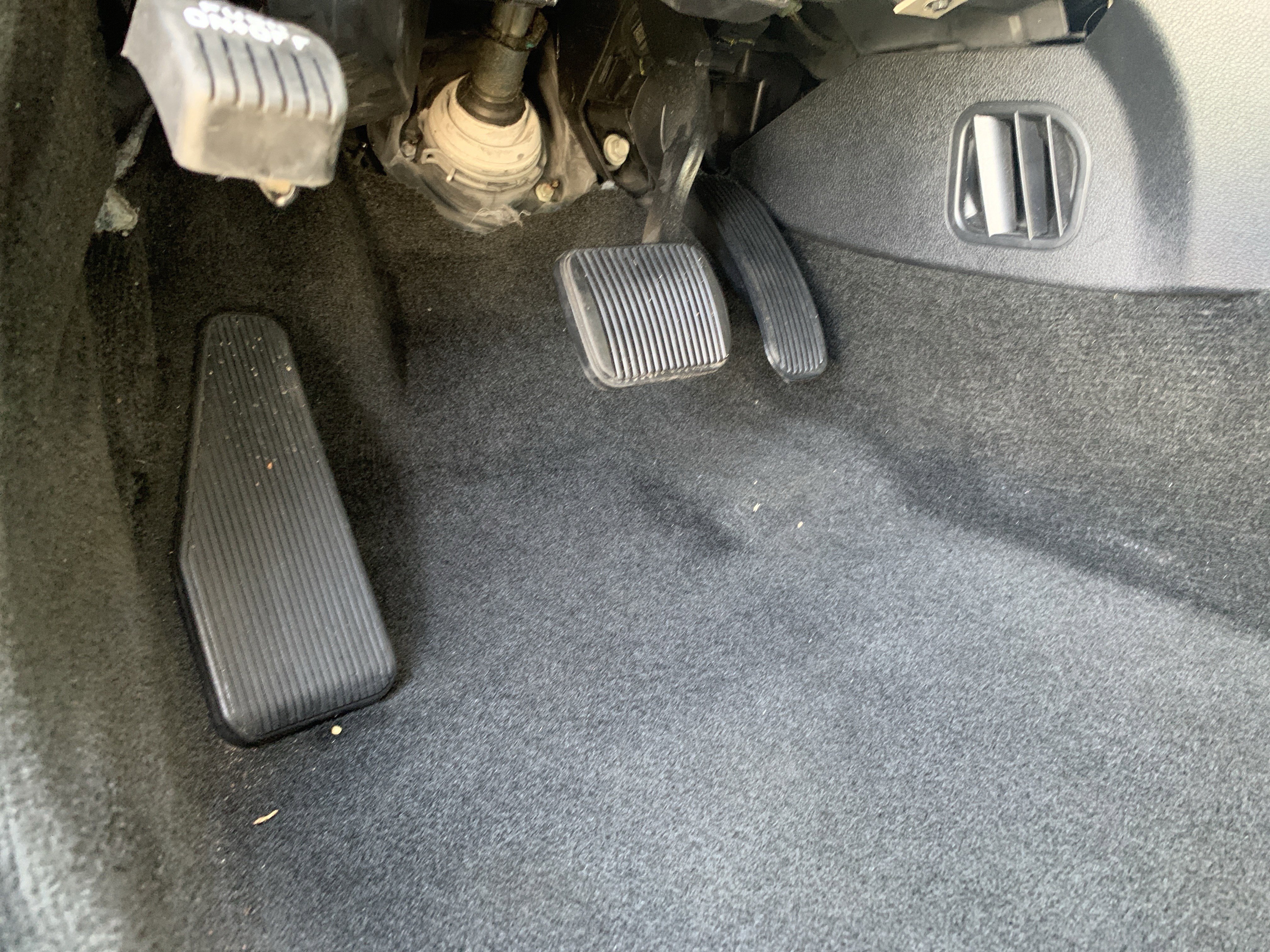 Used 2018 Ford Explorer XLT w/ Equipment Group 202A image 17