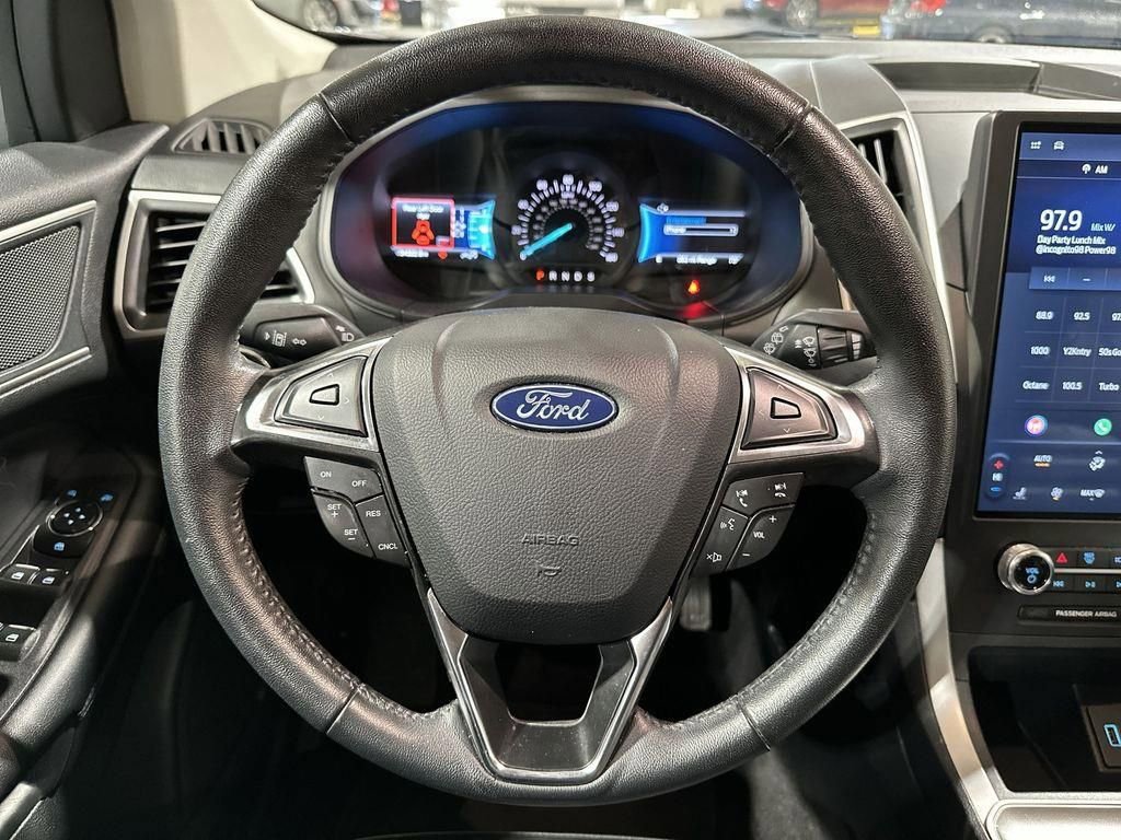 Used 2024 Ford Edge SEL AWD/4WD image 11
