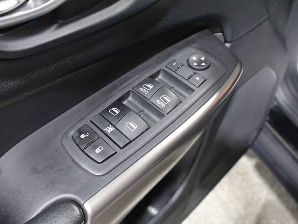 Used 2020 Jeep Cherokee Limited AWD/4WD image 13