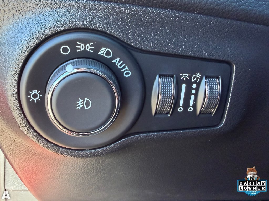 Used 2019 Jeep Compass Latitude FWD image 18