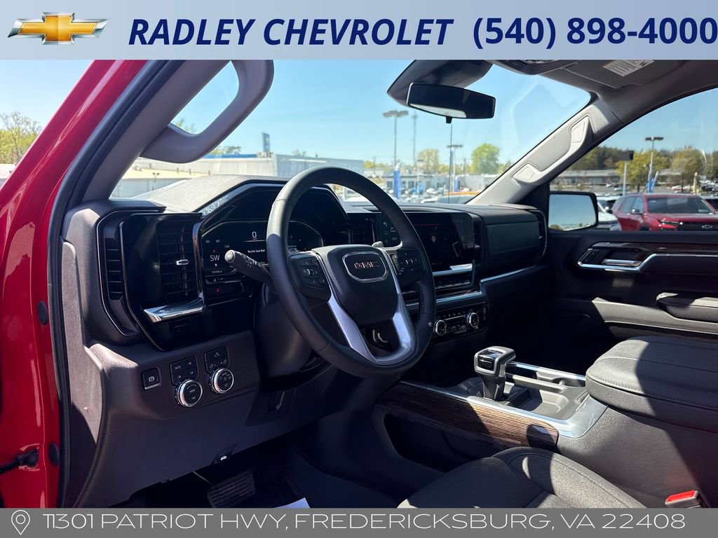 Certified 2025 GMC Sierra 1500 Elevation w/ LPO, Elevation Black Package AWD/4WD image 4