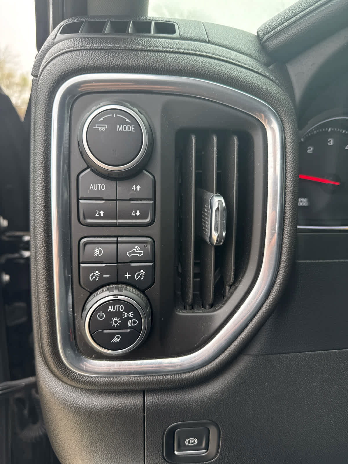 Used 2022 Chevrolet Silverado 2500 LTZ w/ LTZ Convenience Package image 18