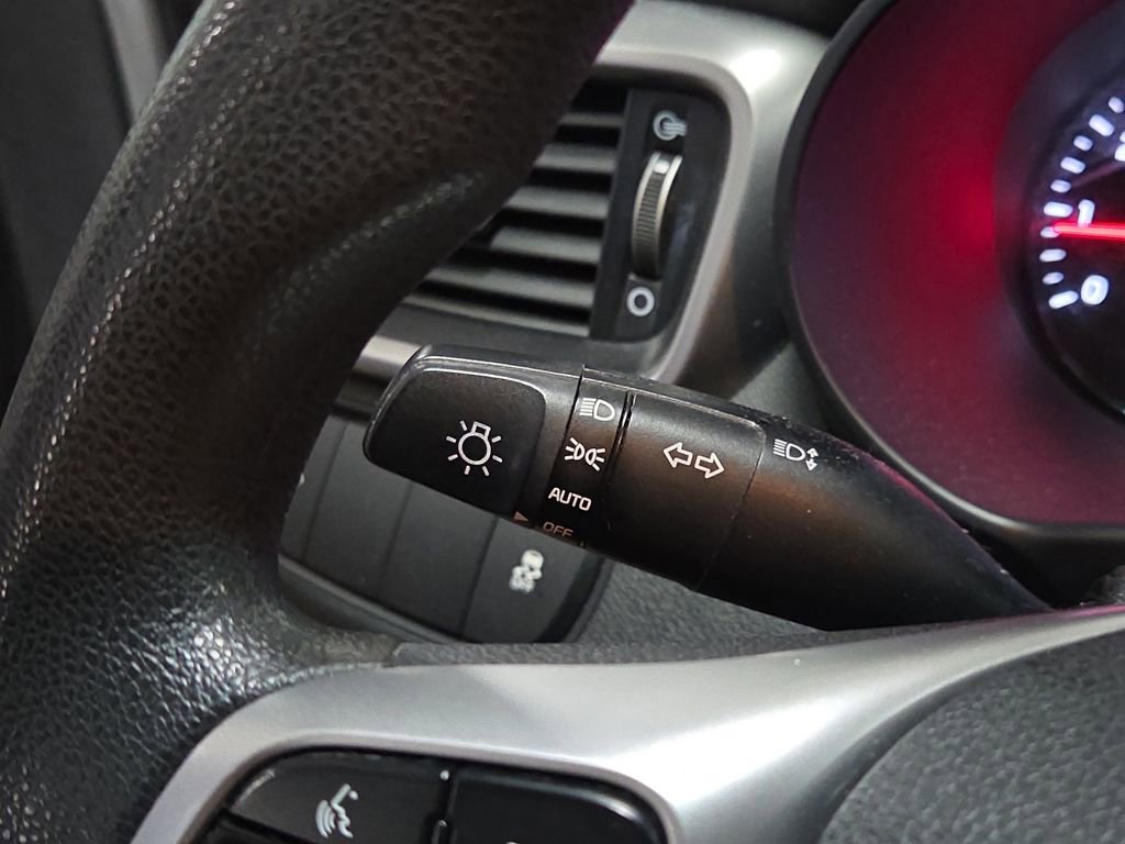 Used 2020 Kia Sorento L image 15