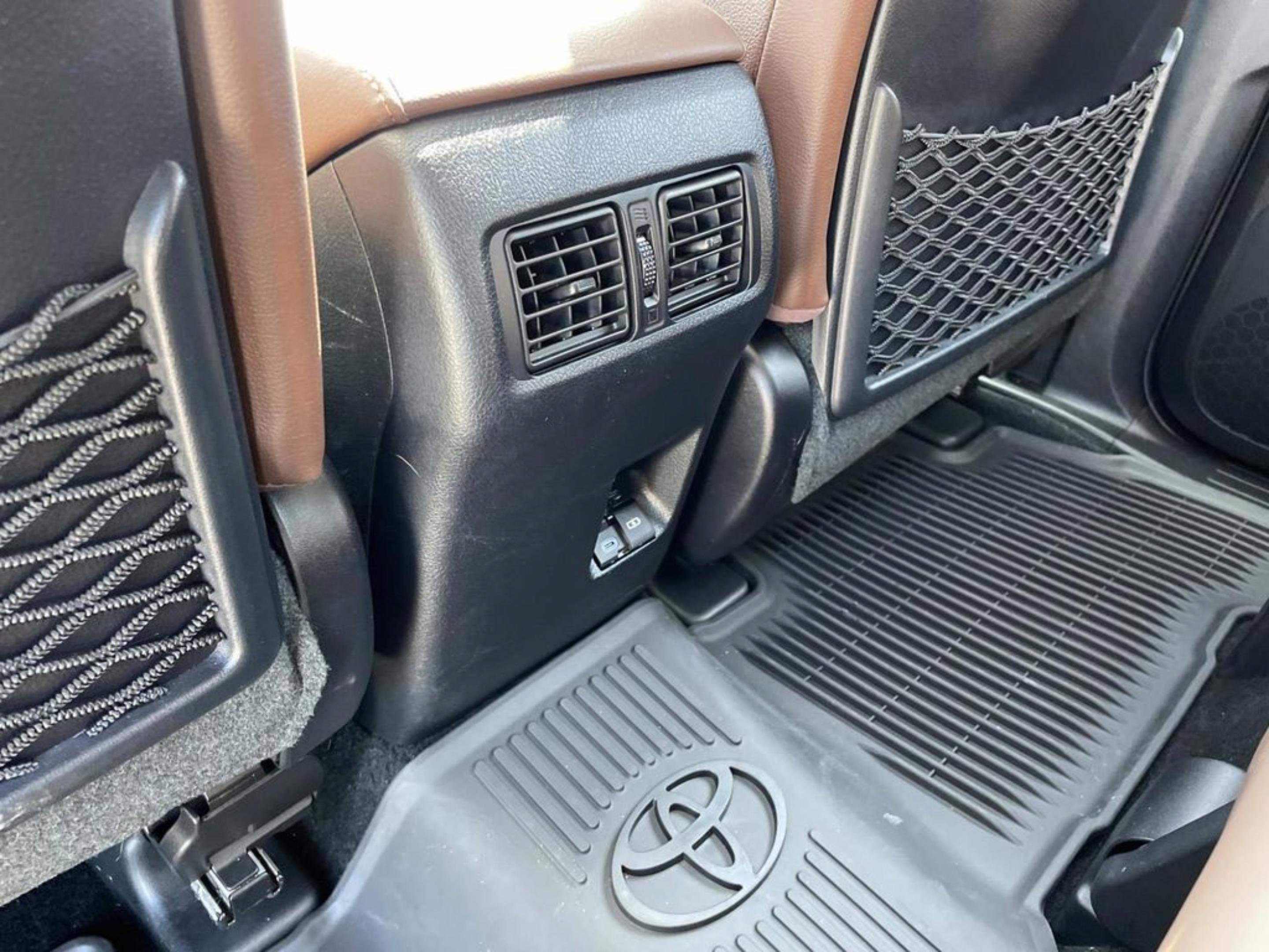 Used 2024 Toyota 4Runner Limited image 11