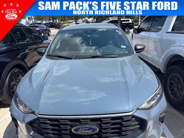 Used 2025 Ford Escape ST-Line w/ Tech Pack #1 FWD image 2